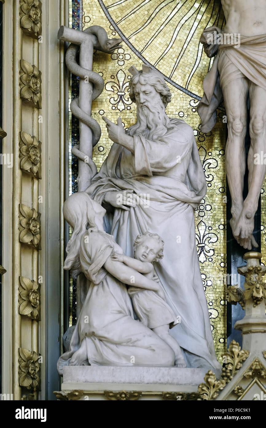 Mose hebt die Messing Schlange, Altar des heiligen Kreuzes in Zagreb Kathedrale Maria Himmelfahrt geweiht Stockfoto