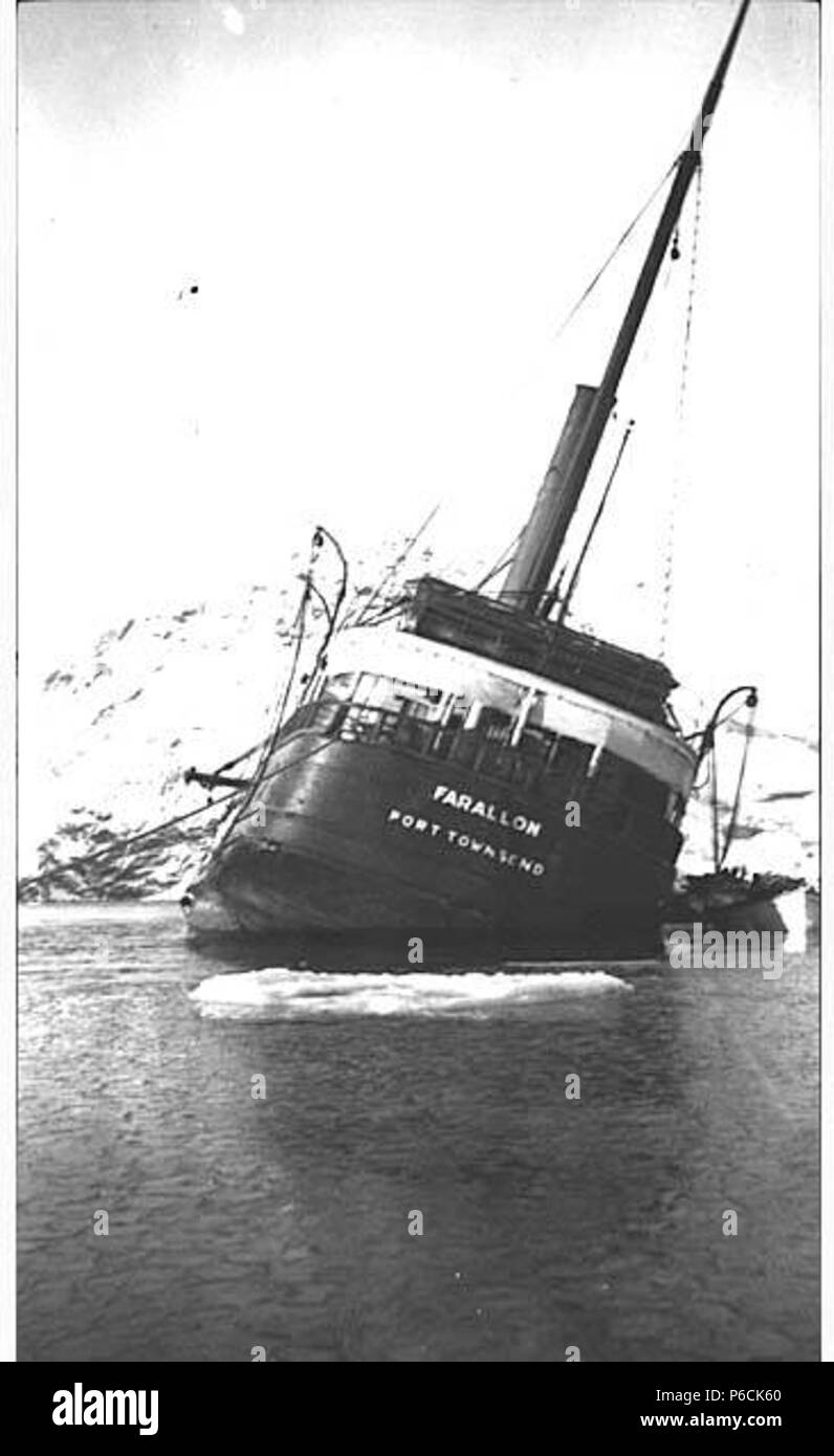 . Englisch: Wrack der FARALLON, Iliamna Bay, Januar 1910. Englisch: Die Alaska Steamship Co. Dampf schoner Farallon, serviced südöstlichen Alaska in Iliamna Bay am 5. Januar 1910 zerstört wurde. John Thwaites war unter den Schiffbrüchigen Passagiere. PH-Coll 247.99 Themen (LCTGM): Alaska Steamship Co - - Ausrüstung & Zubehör - Alaska Themen (LCSH): Farallon (Schiff); Frachtschiffe - Alaska - Iliamna Bucht; Schiffswracks - Alaska - Iliamna Bucht; Iliamna Bay (Alaska). 1910 82 Wrack der FARALLON, Iliamna Bay, Januar 1910 THWAITES (49) Stockfoto