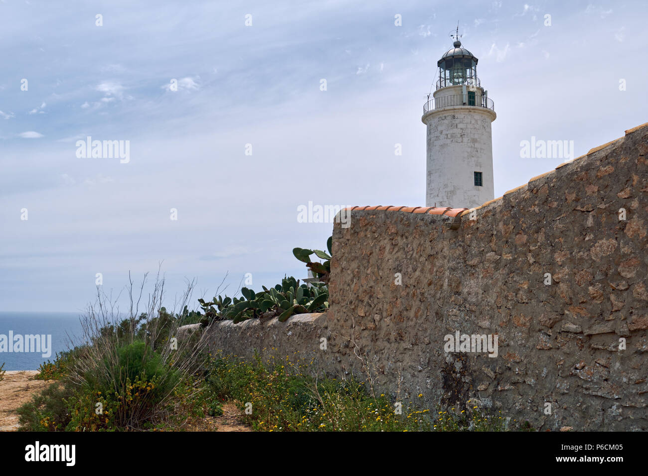 La Mola Leuchtturm der Insel Formentera. Dieser Leuchtturm ist berühmt, weil, so die Legende, es inspirierte Julio Verne für seine Romane "Hécto Stockfoto