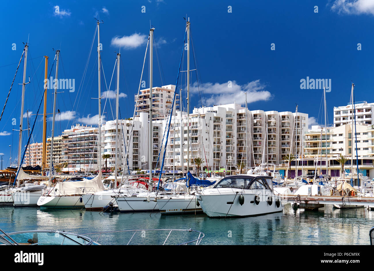 Hafen von Playa de Palma. San Antonio (Sant Antoni) ist die zweitgrößte Stadt auf Ibiza. Balearen. Spanien Stockfoto