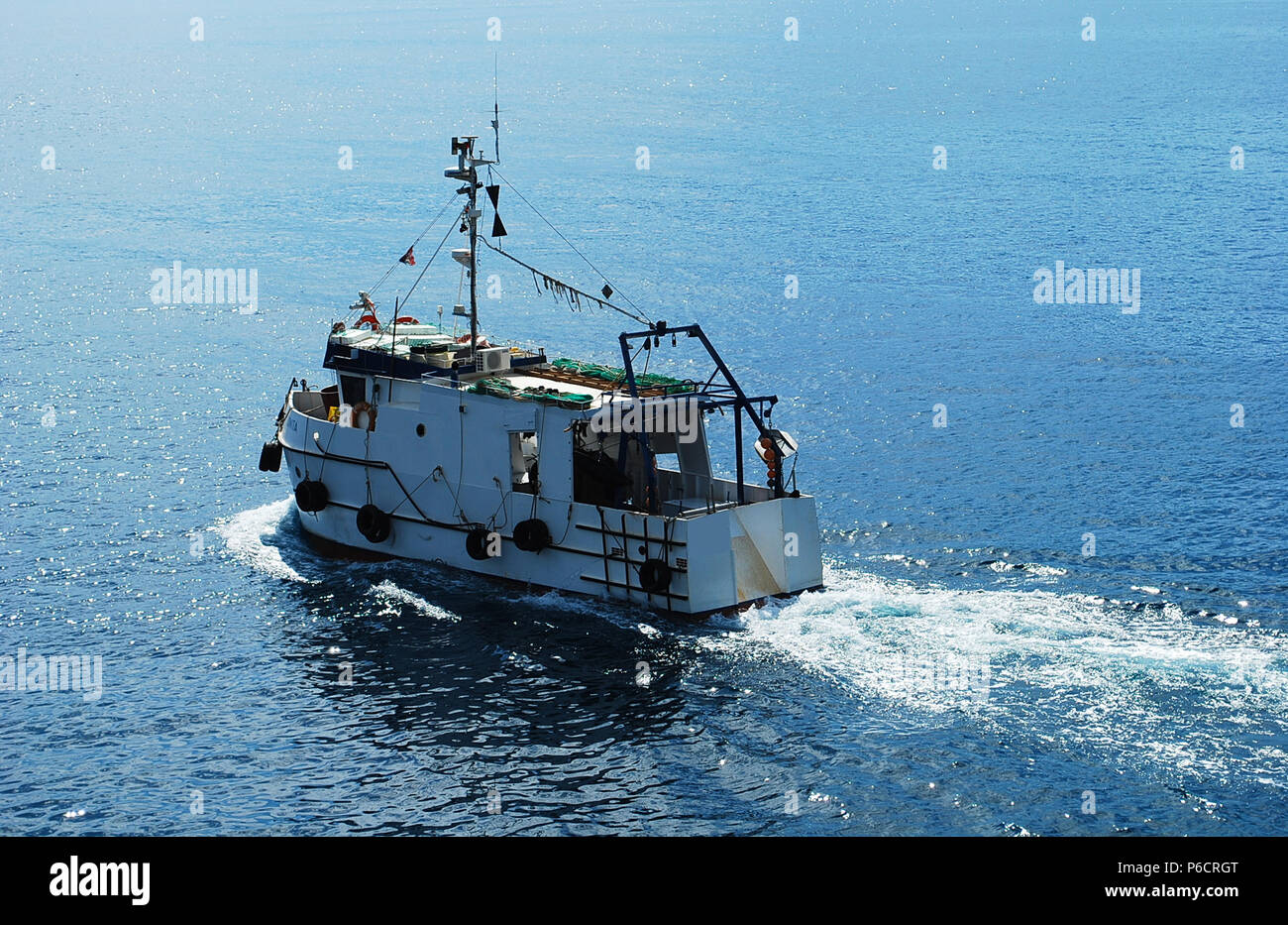 Abreise ein Fischerboot aus der Insel Krk, Kroatien, Stockfoto