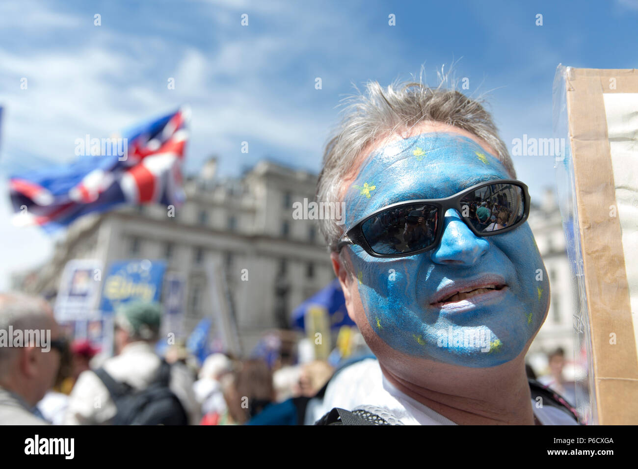 Abstimmung gegen Menschen - Brexit Protest: Geschätzte 100.000 März dem Parlament am 23. Juni 2018, zwei Jahre nach dem Brexit Referendum abstimmen. Stockfoto