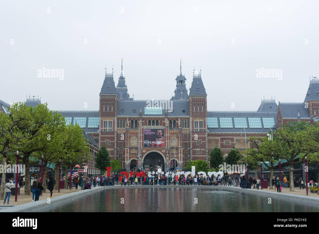 Amsterdam, Niederlande - Mai 2018: Rijksmuseum mit I Amsterdam, Holland Stockfoto