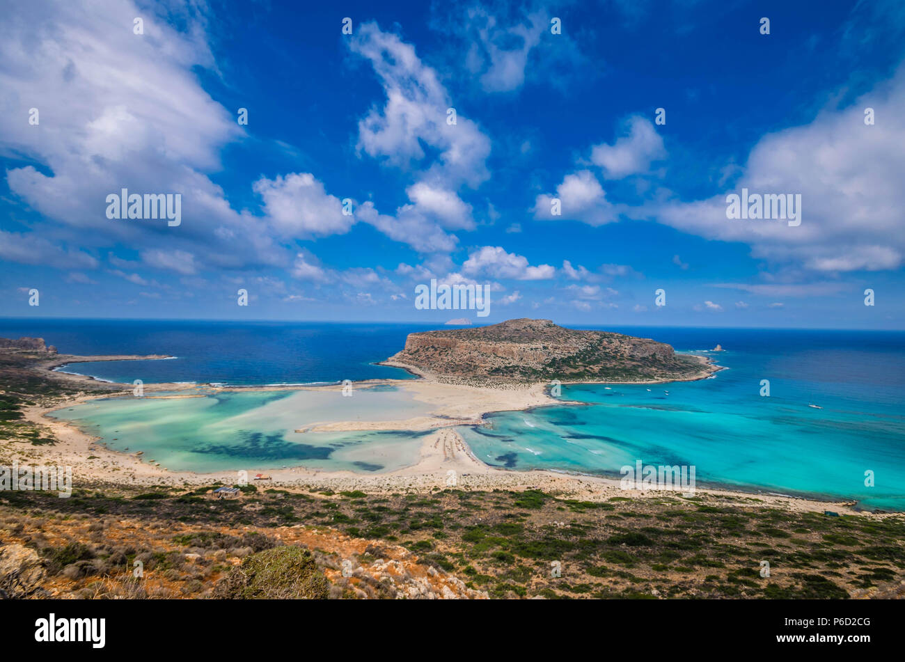 Tolle Aussicht von der Spitze des Balos Lagune. Die exotischen Strand mit kristallklarem Wasser und die einzigartige Landschaft ist eine der beliebtesten Reiseziele in Kreta Stockfoto