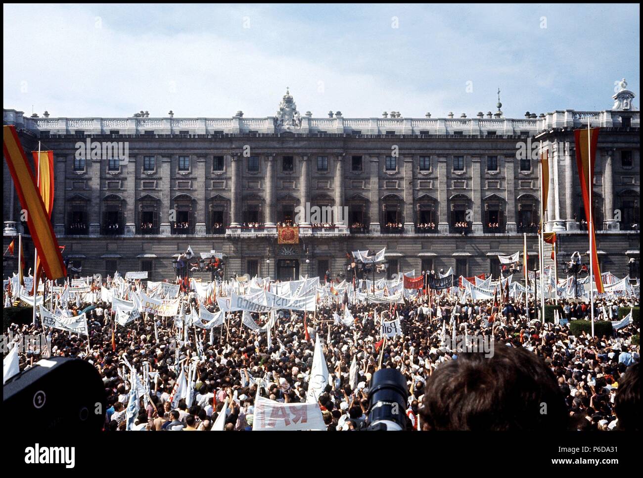 FRANCO Bahamonde, Francisco. MILITAR Y POLITISCH ESPA¿ OL. EL FERROL 1892-1975. JEFE DE ESTADO ESPA¿ OL 1937-1975. MANIFESTACION DE HAFTUNG EN LA PLAZA DE ORIENTE. MADRID 1971. Stockfoto