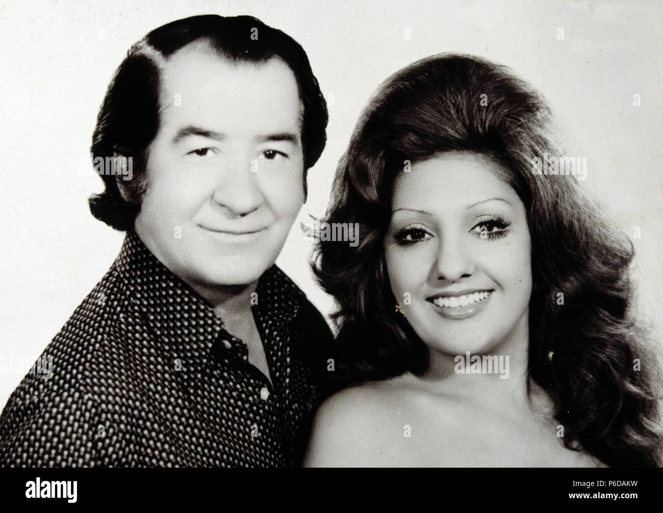 JUANITO VALDERRAMA. CANTANTE ESPAÑOL. TORREDELCAMPO 1916 - 2004. JUNTO A SU MUJER, LA TAMBIEN CANTANTE, DOLORES ABRIL. Stockfoto