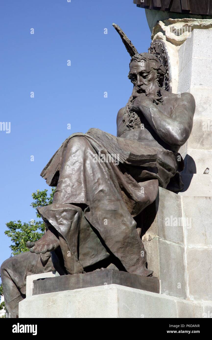 SUSILLO, Antonio. ESCULTOR ESPAÑOL. SEVILLA 1857 - 1896. MONUMENTO A  CRISTOBAL COLON DE VALLADOLID. ALEGORICA ESCULTURA EN EL SOCKEL  Stockfotografie - Alamy