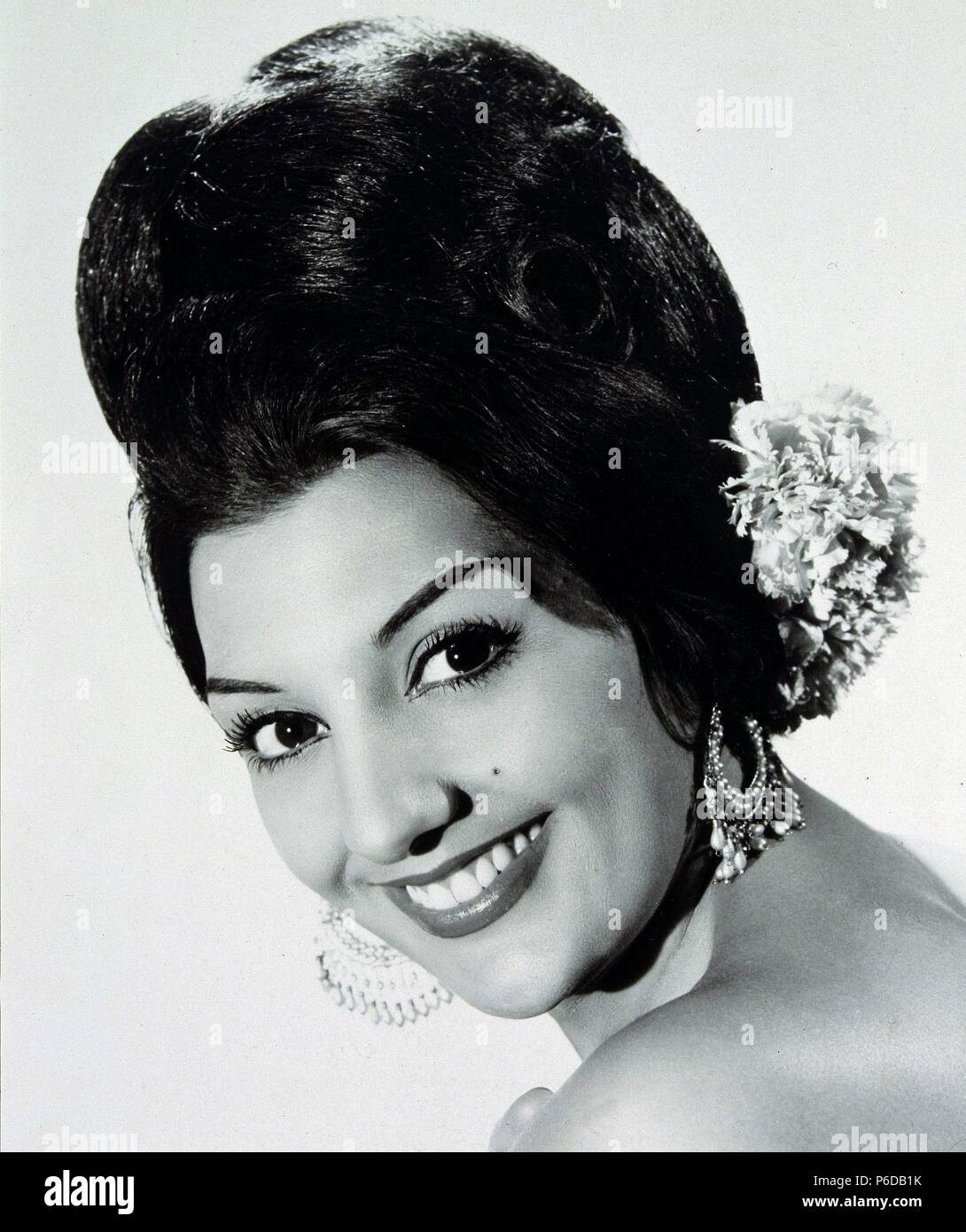 ABRIL, Dolores. DOLORES CABALLERO ABRIL. CANTANTE ESPAÑOLA. HELLIN 1930 -. FOTO PROMOCIONAL. Stockfoto