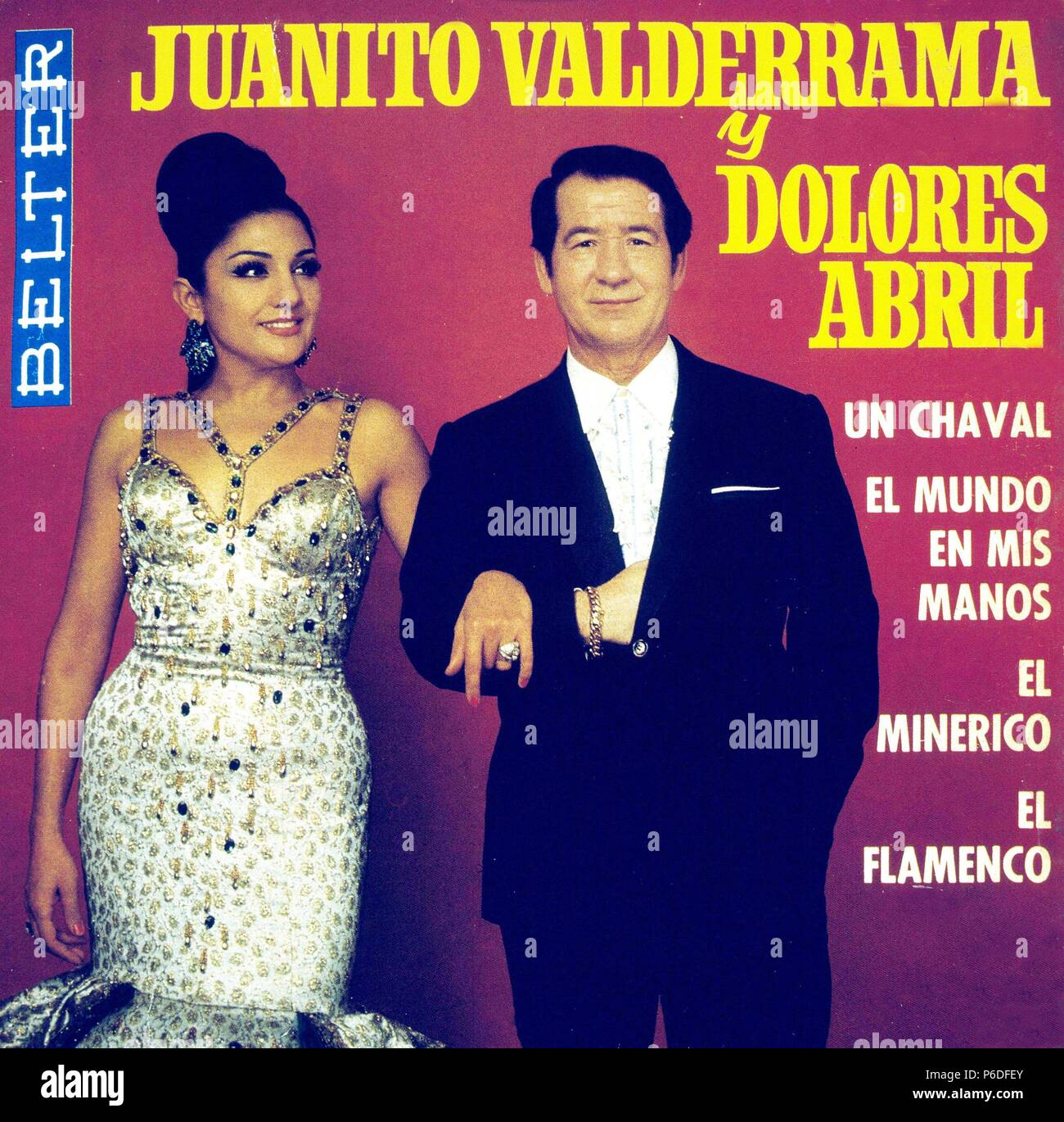 JUANITO VALDERRAMA. CANTANTE ESPAÑOL. TORREDELCAMPO 1916 - 2004. PORTADA DE DISCO JUNTO A DOLORES ABRIL. Stockfoto