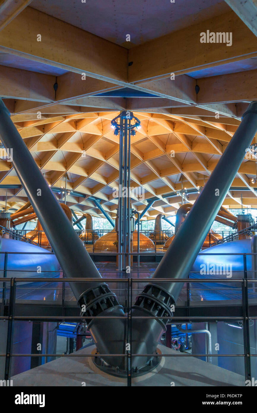 Innenraum der neue Scotch Whisky Distillery am Macallan Brennerei Craigellachie in Moray, Schottland, Großbritannien Stockfoto