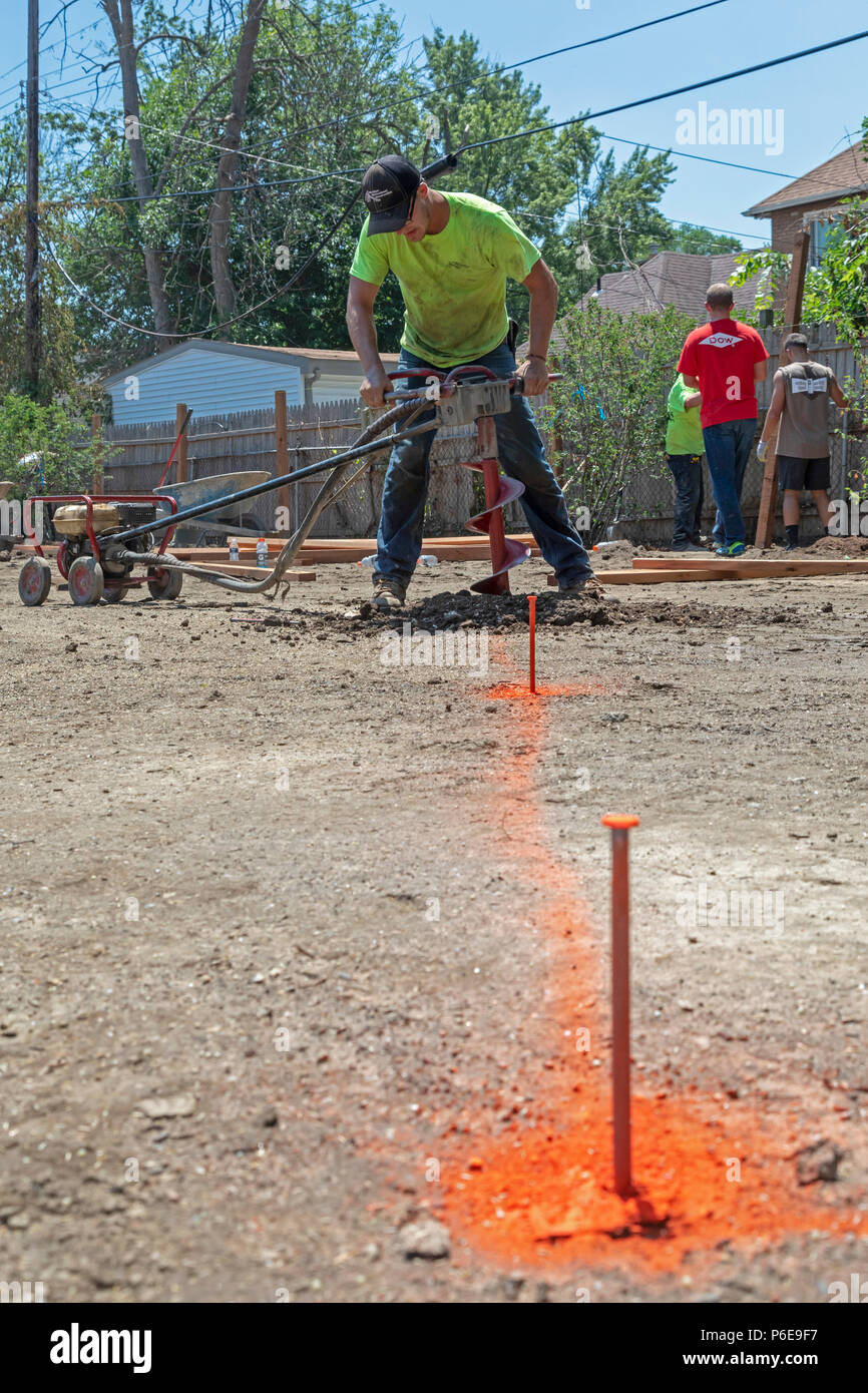Detroit, Michigan - die Freiwilligen helfen, eine neue Gemeinschaft Morningside Park in der Nachbarschaft aufzubauen. Der Park wird auf 1,5 Hektar errichtet frei, als Stockfoto