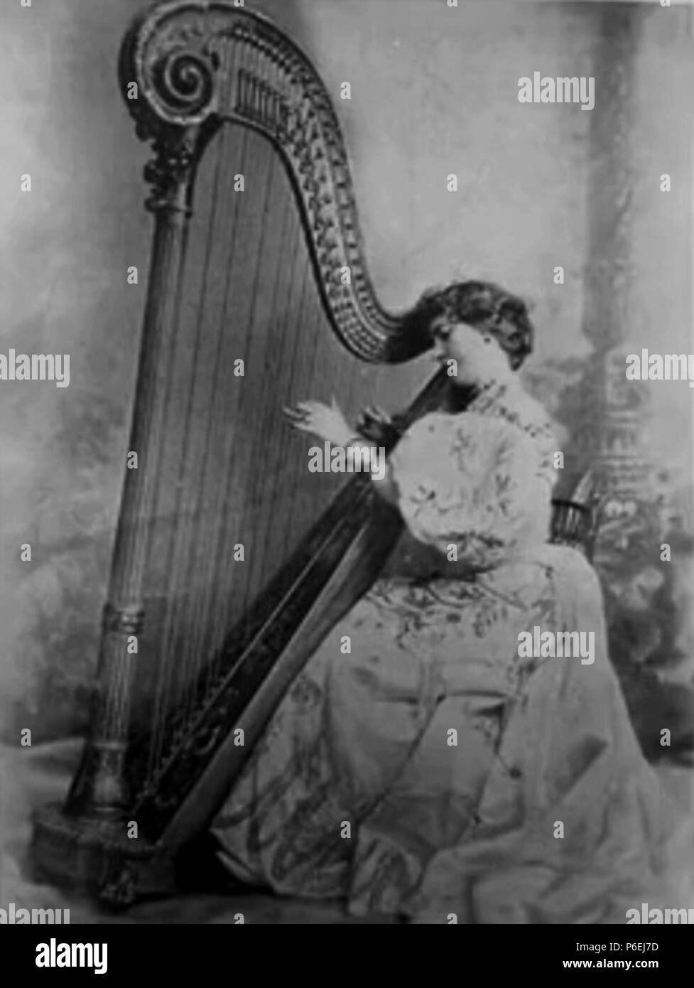 Español: Algerien Benton, Primera Dama de Guatemala, Tocando El Arpa. Fotografía de Alberto G. Valdeavellano. 1896 5 Argeliabenton Stockfoto