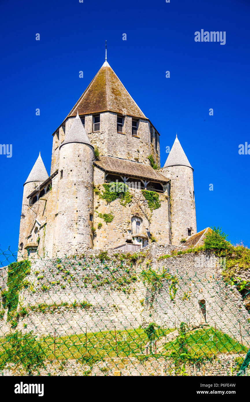 Caesar Turm, auch als La Tour Cesar bekannt, ist eine Burg aus dem 12. Jahrhundert in Provins, Frankreich Stockfoto