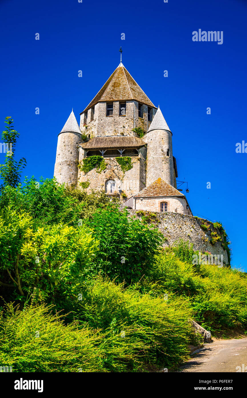 Caesar Turm, auch als La Tour Cesar bekannt, ist eine Burg aus dem 12. Jahrhundert in Provins, Frankreich Stockfoto