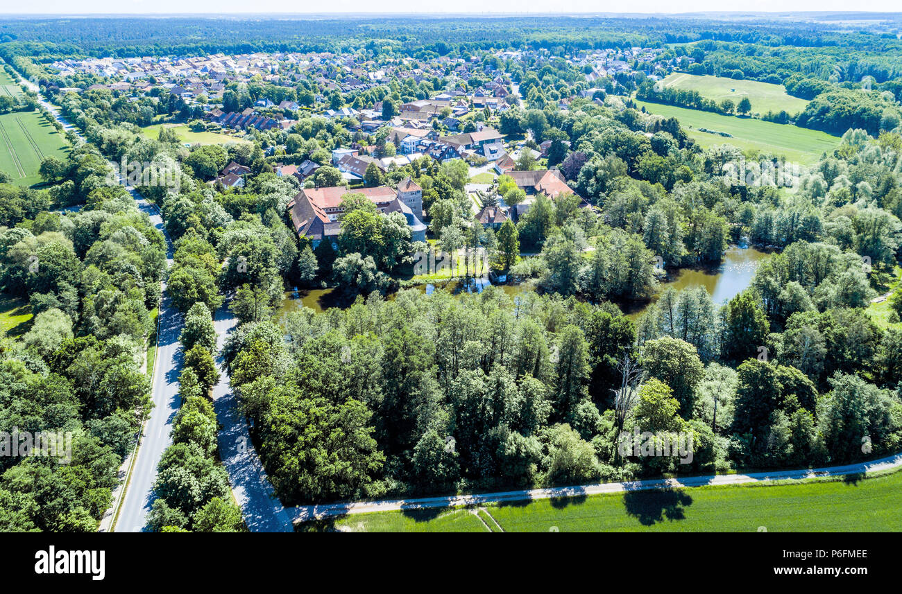 Burg neuhaus wolfsburg Fotos und Bildmaterial in hoher Auflösung Alamy