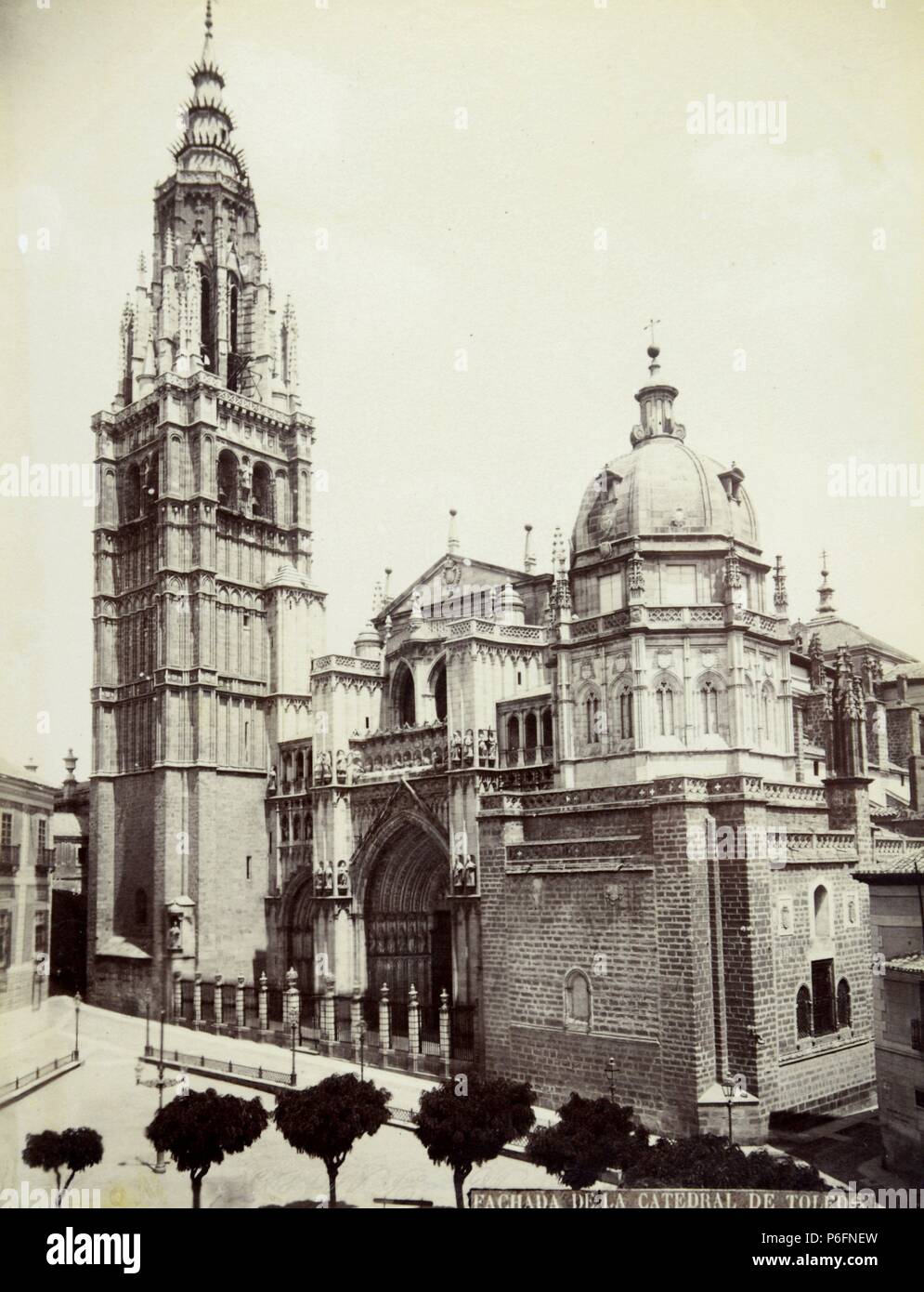 Toledo, Fachada de la Catedral y Torre. Stockfoto