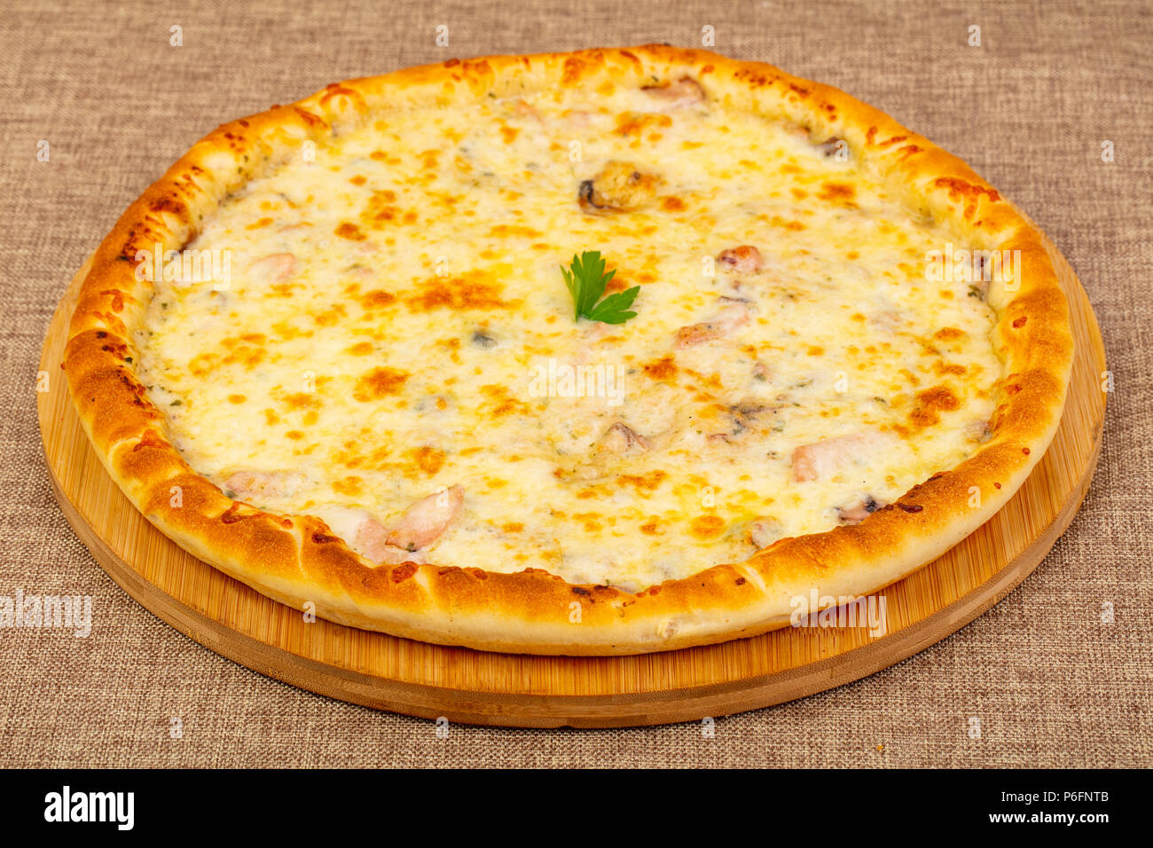 Pizza mit Meeresfrüchten und Käse Stockfoto