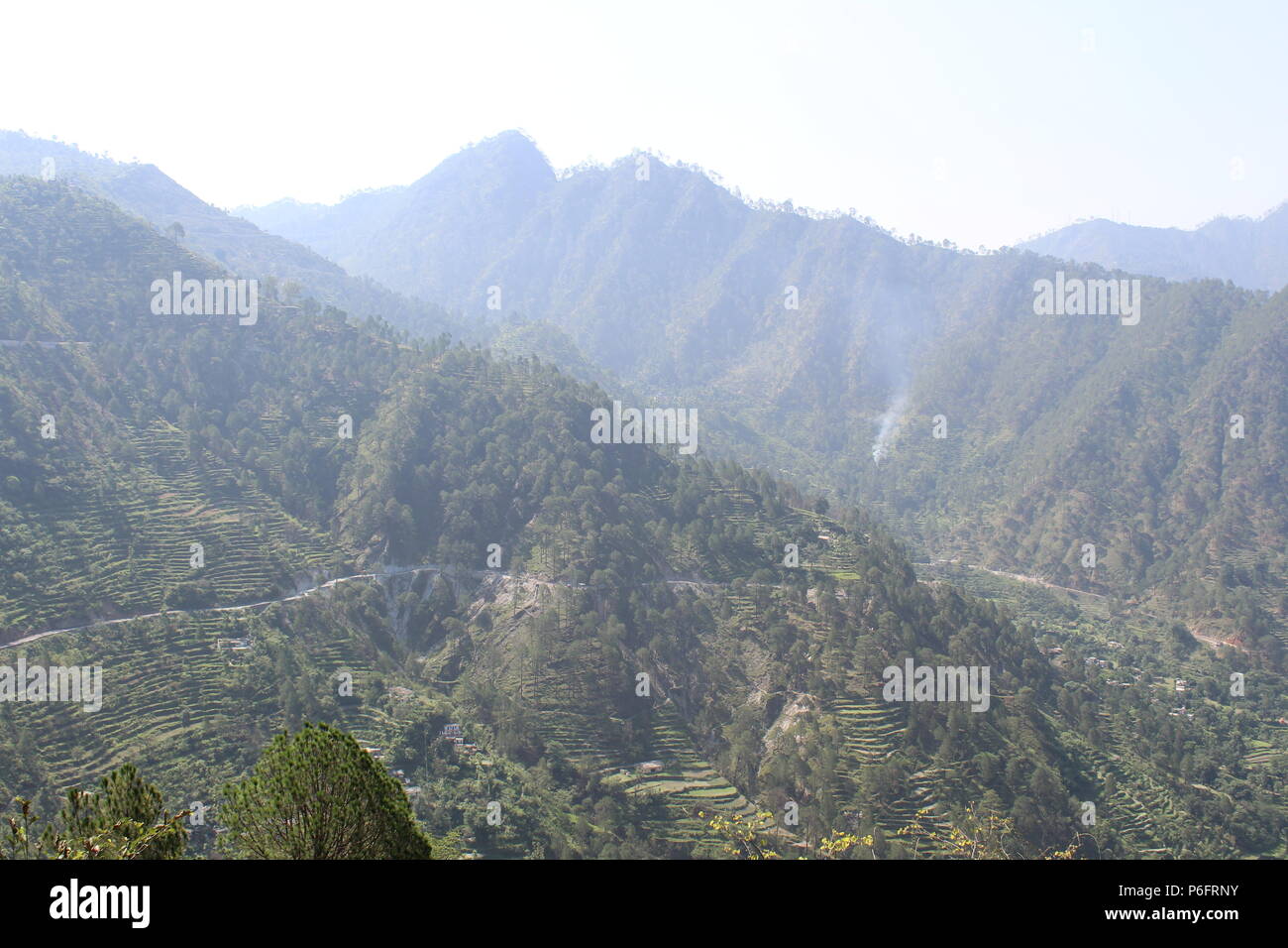 Schöner Blick auf das Tal Himalaja der Uttrakhand Indien Stockfoto