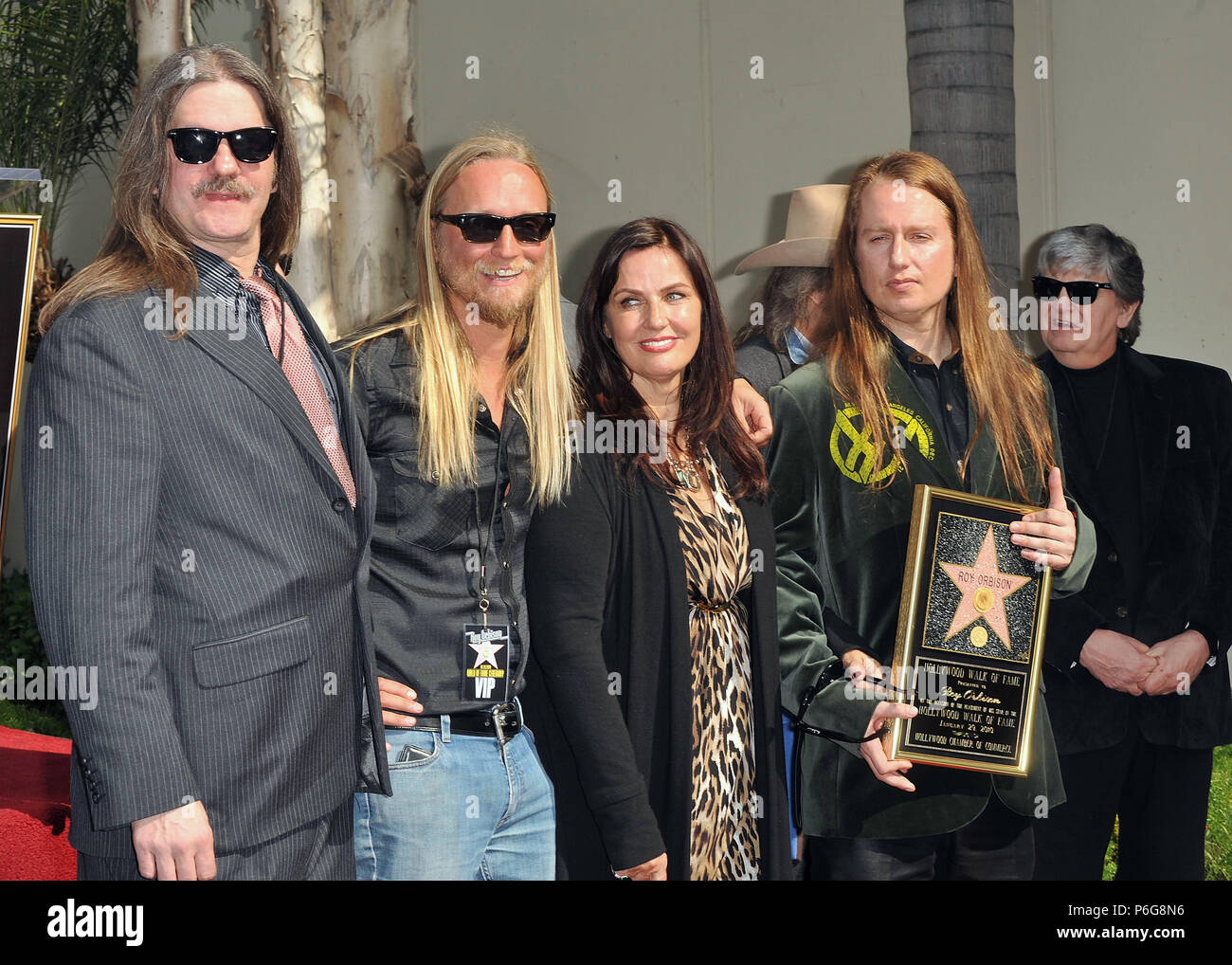 Alex Wesley Barbara Roy Orbison Jr 04 - Roy Orbison geehrt mit einem Stern auf dem Hollywood Walk of Fame in Los Angeles. Alex Wesley Barbara Roy Orbison Jr 04 Veranstaltung in Hollywood Leben - Kalifornien, Red Carpet Event, USA, Filmindustrie, Prominente, Fotografie, Bestof, Kunst, Kultur und Unterhaltung, Topix prominente Mode, Besten, Hollywood Leben, Event in Hollywood Leben - Kalifornien, Film Stars, TV Stars, Musik, Promis, Topix, Bestof, Kunst, Kultur und Unterhaltung, Fotografie, Anfrage tsuni@Gamma-USA.com, Kredit Tsuni/USA, ausgezeichnet mit einem Stern auf der Stockfoto