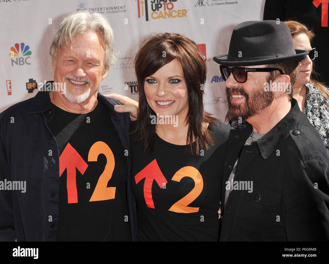 Kris Kristofferson, Martina McBride, Dave Stewart 70.jpg bis zu Krebs Veranstaltung auf dem Sony in Los Angeles. Kris Kristofferson, Martina McBride, Dave Stewart 70 Veranstaltung in Hollywood Leben - Kalifornien, Red Carpet Event, USA, Filmindustrie, Prominente, Fotografie, Bestof, Kunst, Kultur und Unterhaltung, Topix prominente Mode, Besten, Hollywood Leben, Event in Hollywood Leben - Kalifornien, Roter Teppich und backstage,, Kunst, Kultur und Unterhaltung, Fotografie, Anfrage tsuni@Gamma-USA.com, Musik Prominente, Musiker, Music Group, 2010 stehen Stockfoto