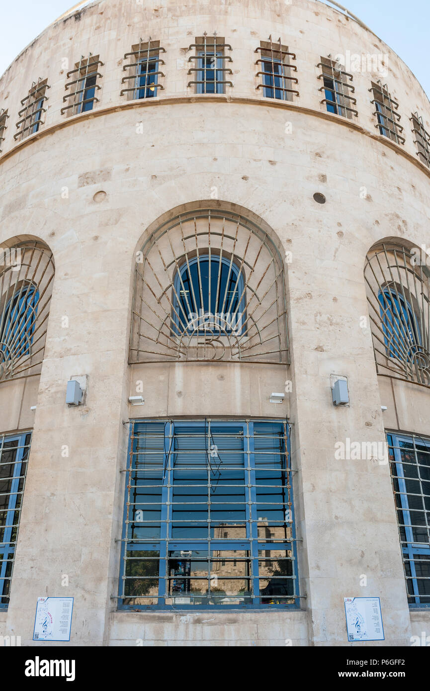 Israel, Jerusalem - 24 Juni 2018: ehemaliges Rathaus von Jerusalem während des britischen Mandats, Safra Square Stockfoto