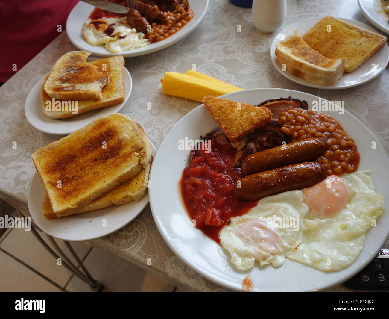Ein großes Englisches fettiges Frühstück in einem Café in Yorkshire. Stockfoto