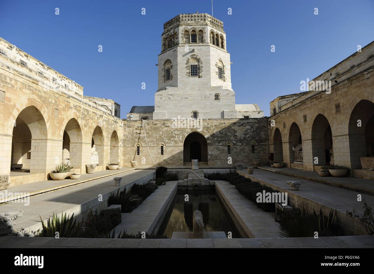 Israel. Jerusalem. Rockefeller archäologische Museum. Hof. Stockfoto