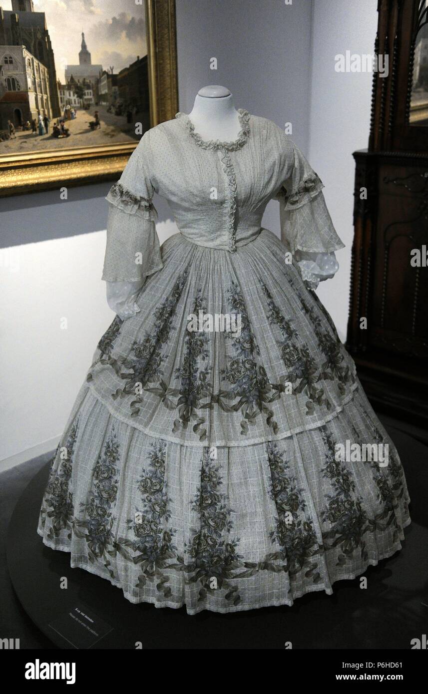 Historia De La Indumentaria Europa Vestido Femenino De Dos Piezas Lino Autor Anonimo Hacia El 1858 Centraal Museum Utrecht Paises Bajos Stockfotografie Alamy