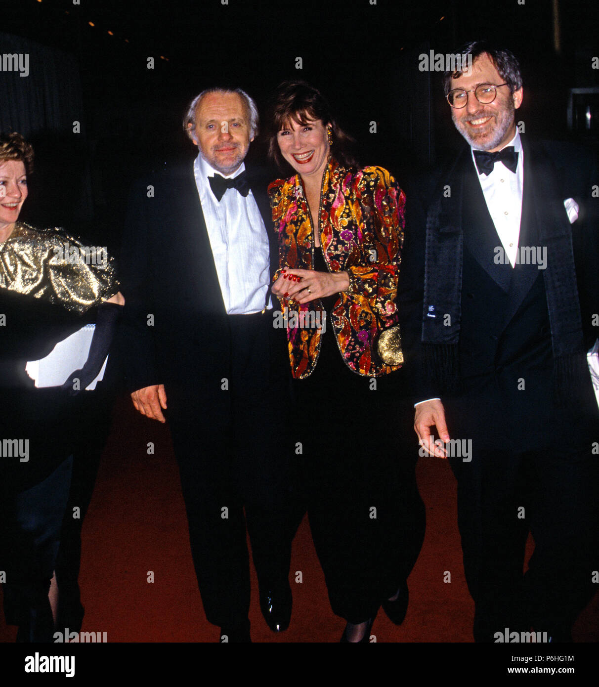 Washington, DC., USA, Dezember 8, 1991 Jennifer Lynton und ihr Ehemann Anthony Hopkins zusammen mit Michelle Lee und ihr Mann Fred Rappoport Ankommen in der Lobby des Kennedy Center für die Teilnahme an der jährlichen Zeremonie Kennedy Center Honors Awards Stockfoto