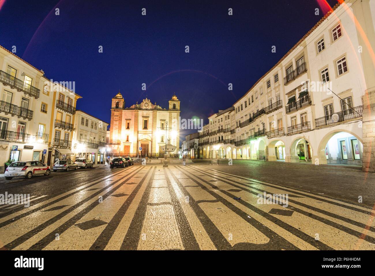 Plaza San Martín y Iglesia de San Antao, Évora, Alentejo, Portugal, Europa. Stockfoto