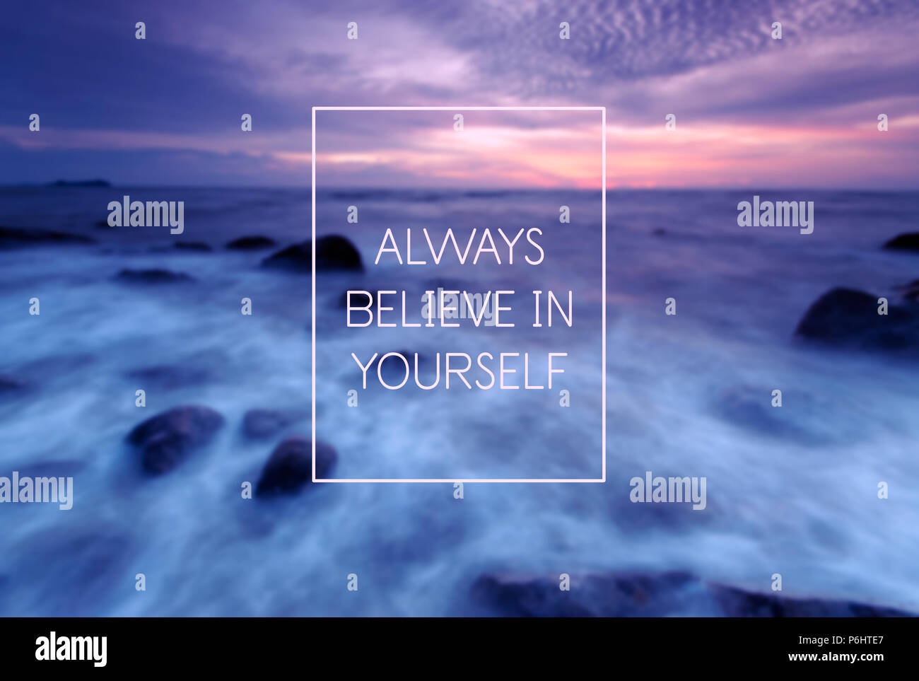 Motivation und Inspiration Zitat - immer an sich glauben. Retro Style. Stockfoto