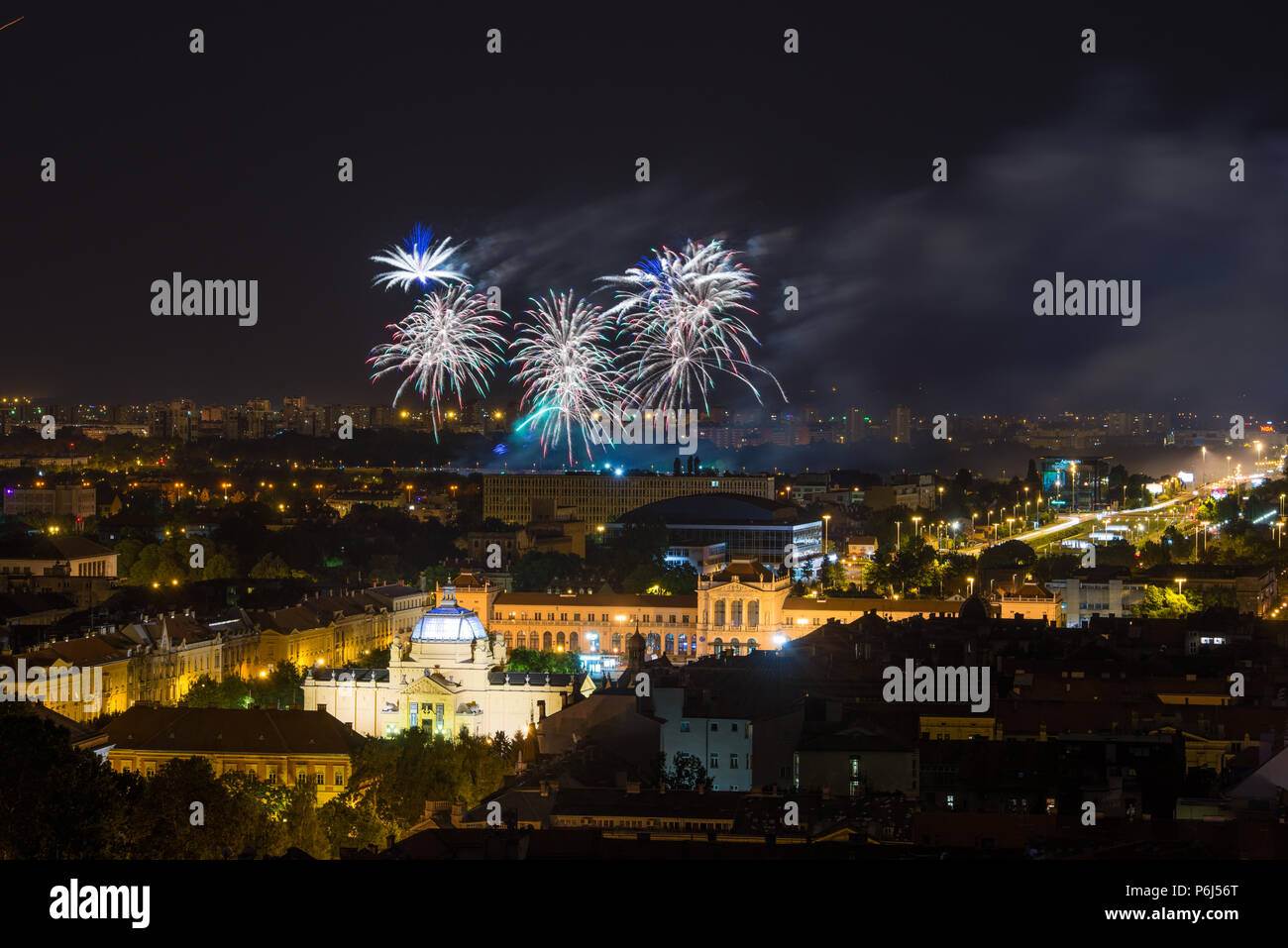 Festival von Feuerwerkskörpern in Zagreb (Bundek), Kroatien Stockfoto