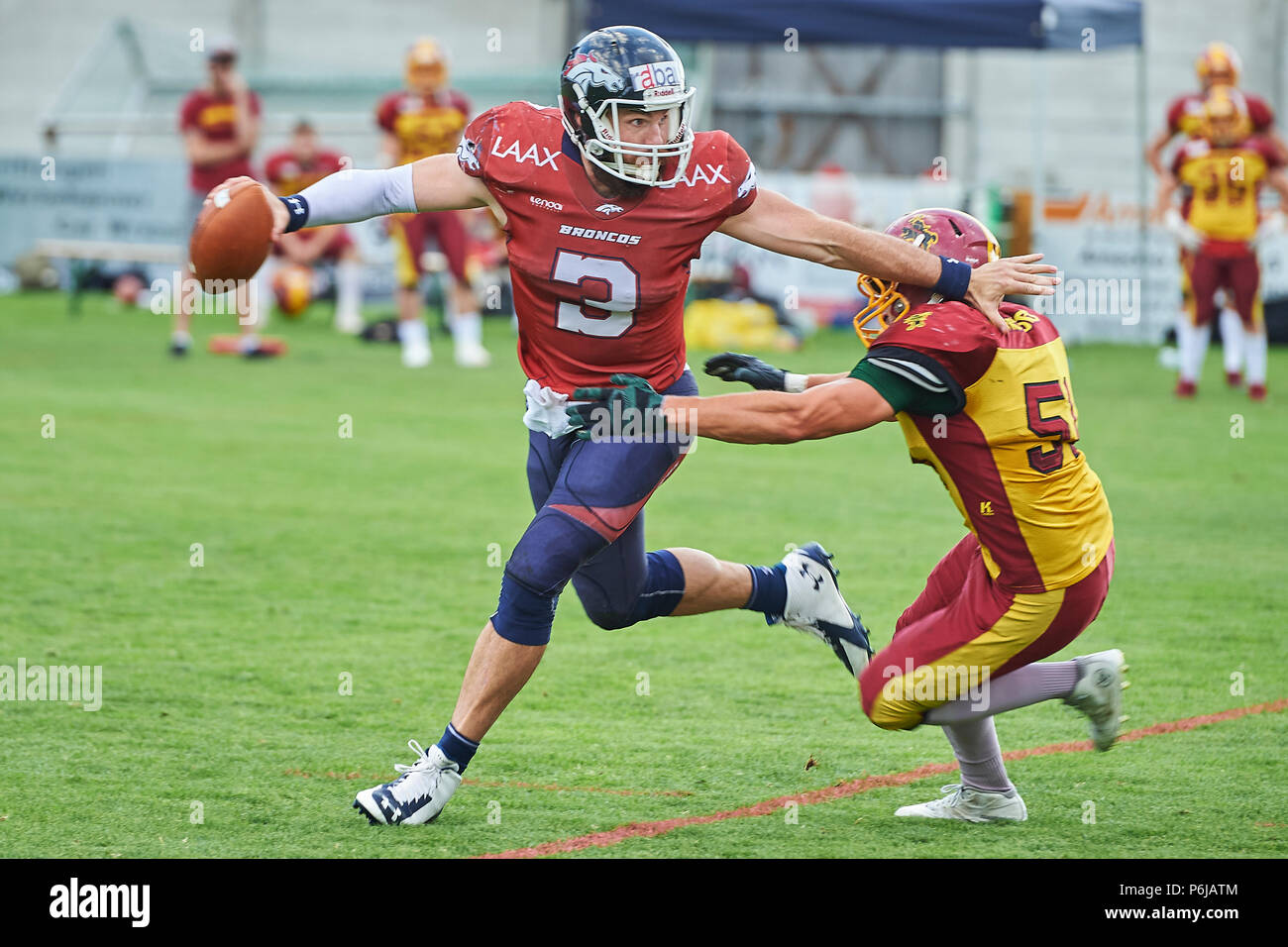Chur, Schweiz. 30. Juni 2018. Broncos QB Clark Evans während des American Football Swiss Bowl spielen - Spiel Calanda Broncos gegen die Winterthur Warriors. Credit: Rolf Simeon/Alamy leben Nachrichten Stockfoto