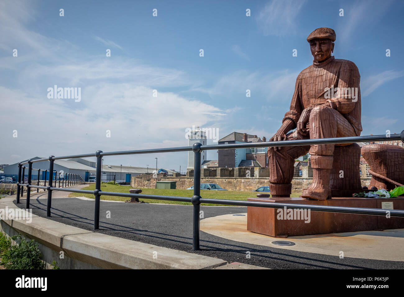 Anzeigen von Fisherman Statue, North Shields Fisch Quay, North Shields, England, UK Stockfoto