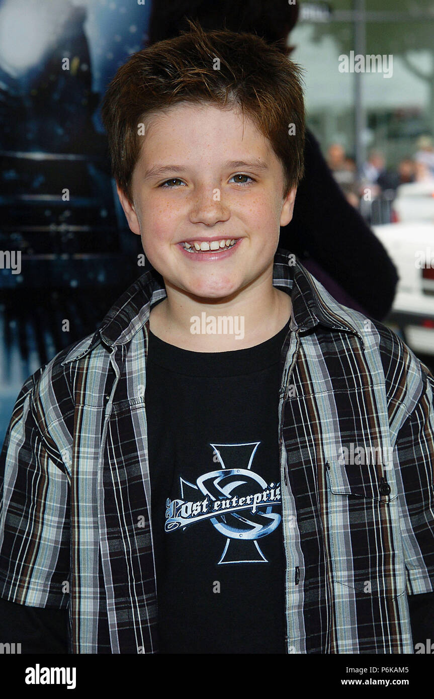 Josh Hutcherson Ankunft auf dem Polar Express Premiere auf dem Grauman Chinese Theatre in Los Angeles. 11.07.2004. HuchinsonJosh 012 Red Carpet Event, Vertikal, USA, Filmindustrie, Prominente, Fotografie, Bestof, Kunst, Kultur und Unterhaltung, Topix Prominente Fashion/Vertikal, Besten, Event in Hollywood Leben - Kalifornien, Roter Teppich und backstage, USA, Film, Stars, Film Stars, TV Stars, Musik, Promis, Fotografie, Bestof, Kunst, Kultur und Unterhaltung, Topix, headshot, vertikal, eine Person aus dem Jahr 2004, Anfrage tsuni@Gamma-USA.com Stockfoto