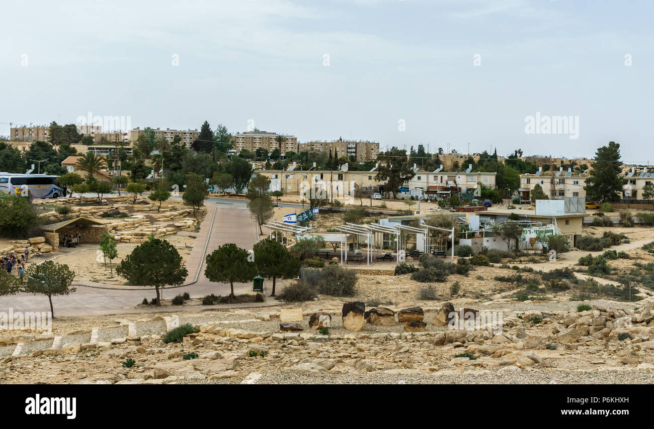 Mitzpe Ramon, Israel - 28. März 2018: Blick von Mitzpe Ramon Besucher Zentrum in der Mitte der Wüste Negev. Stockfoto