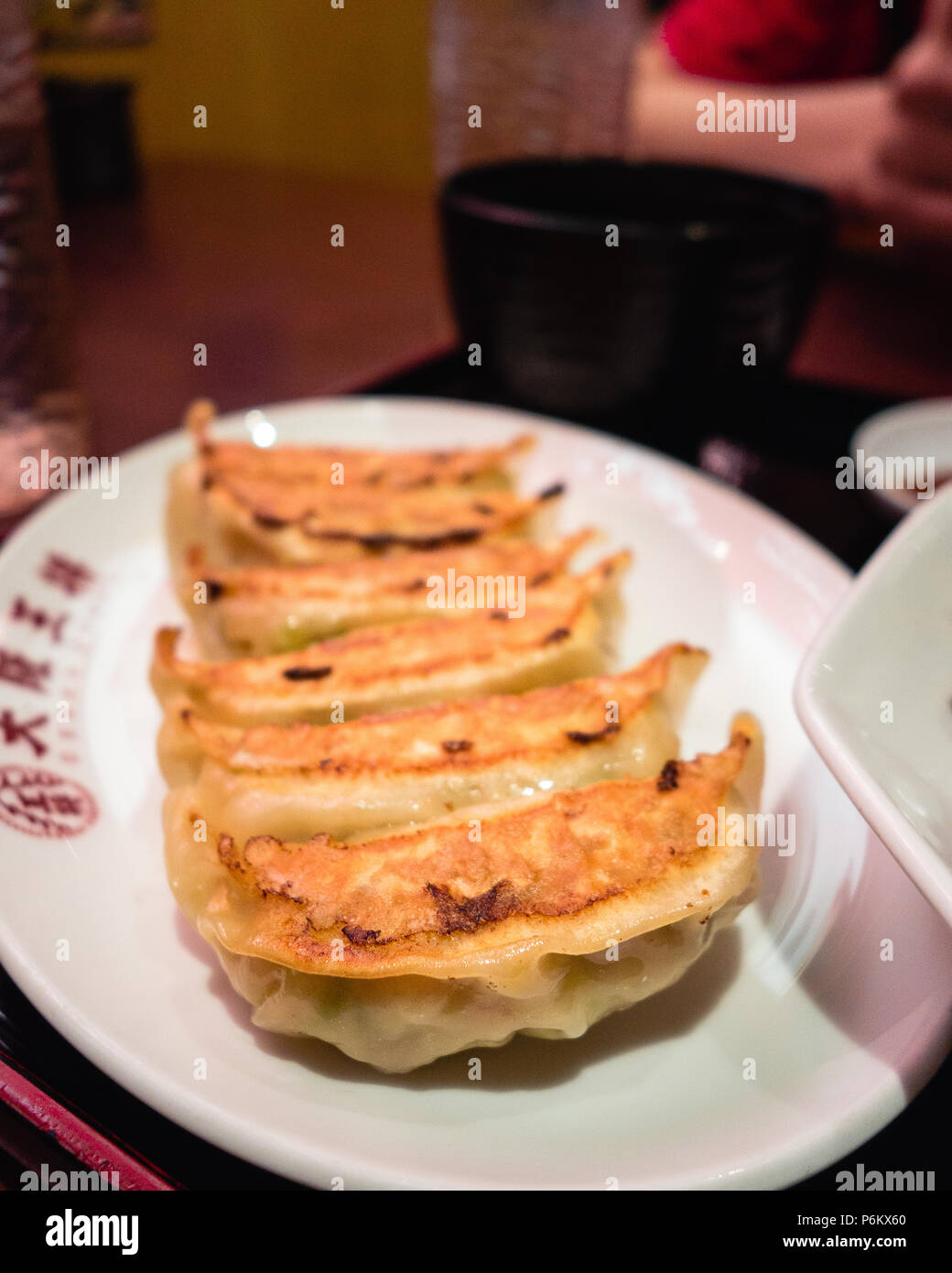 Gyoza. Knödel. Chinesisches Essen. Japanisches Essen Stockfoto