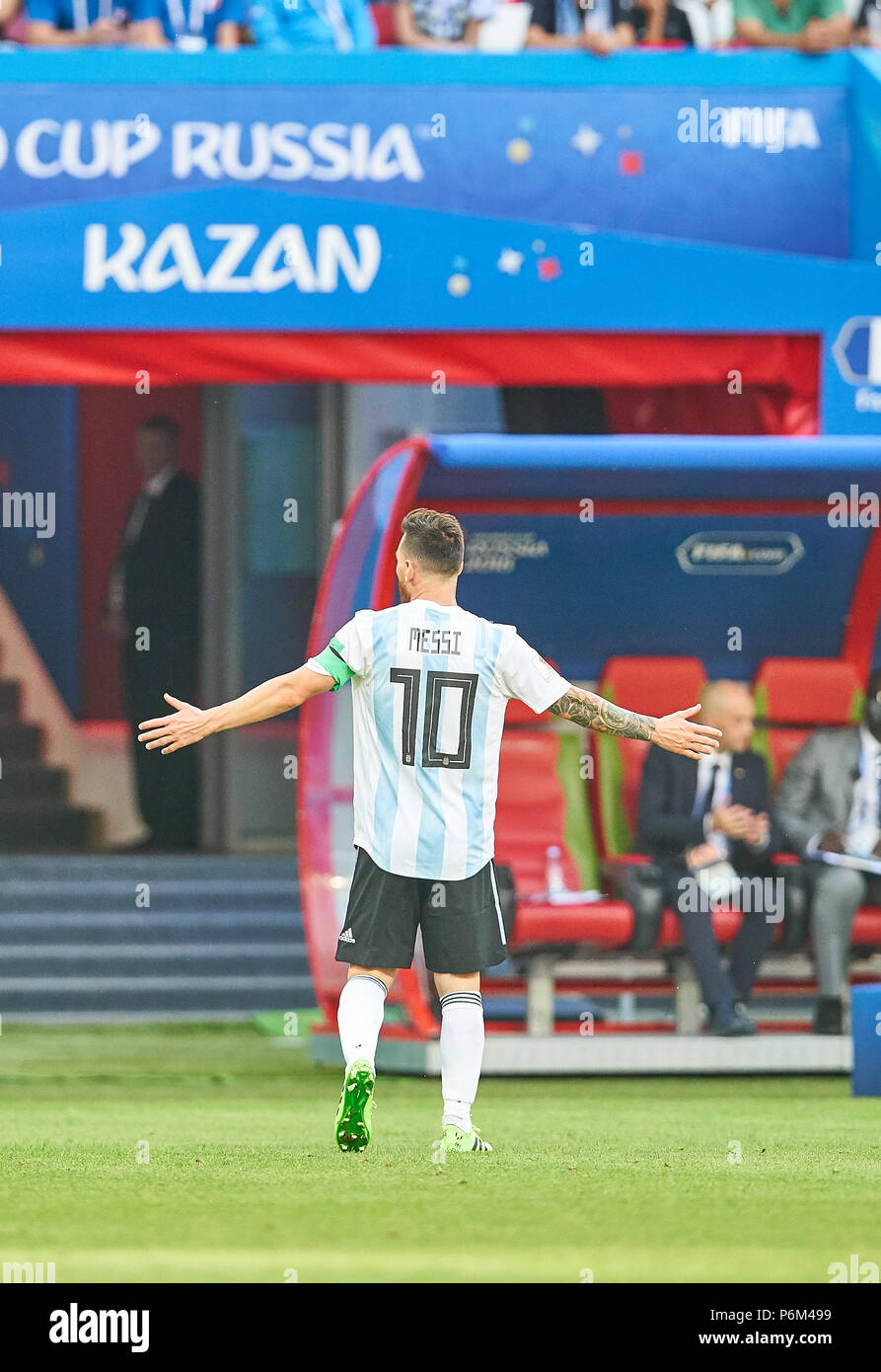 Kasan, Russland. 30 Jun, 2018. Argentinien - Frankreich 3-4, Fußball, Kazan, Juni 30, 2018 Lionel Messi, Argentinien 10 gestikuliert und erteilen Anweisungen, Aktion, Bild, Geste, Gestik, Bewegung, zeigen, interpretieren, Mimik, Argentinien - Frankreich 3-4 FIFA WM 2018 Russland, am Besten von 16, Saison 2018/2019, 30. Juni 2018 Stadion K a z a n - A r e n a in Kasan, Russland. © Peter Schatz/Alamy leben Nachrichten Stockfoto