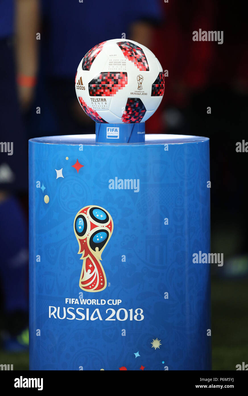 Sochi, Russland. 30. Juni, 2018. Offiziellen Spielball der FIFA WM 2018, 'Telstar 18' Fußball / Fussball: FIFA WM Russland 2018 Umlauf von 16 match Match zwischen Uruguay 2-1 Portugal bei Fisht Stadion in Sotschi, Russland. Quelle: LBA/Alamy leben Nachrichten Stockfoto