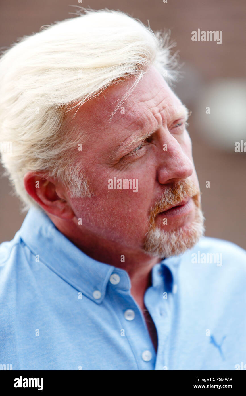 London, Großbritannien, 1. Juli 2018: Boris Becker vor Beginn der Wimbledon Tennis Championships 2018 auf der All England Lawn Tennis und Croquet Club in London. Credit: Frank Molter/Alamy leben Nachrichten Stockfoto