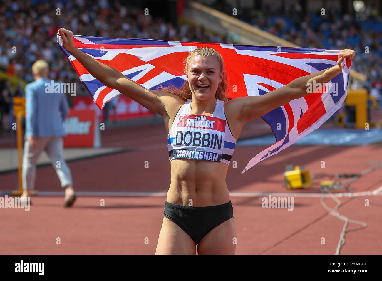 Alexander Stadium, Birmingham, Großbritannien. 1. Juli 2018. Die Muller britischen Leichtathletik WM; Beth Dobbin (GBR) feiert den Gewinn der 200 Meter Credit: Aktion plus Sport/Alamy leben Nachrichten Stockfoto