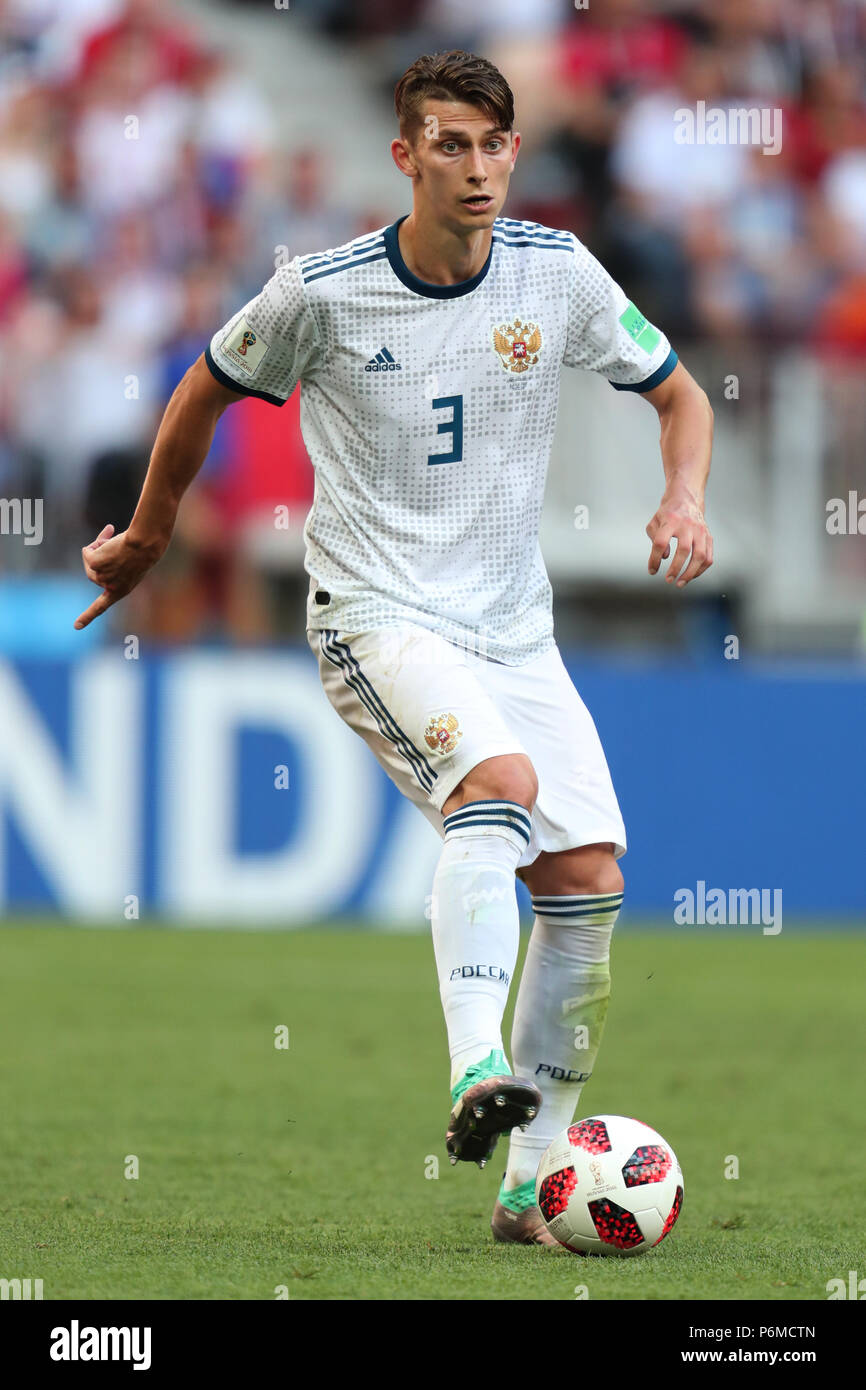 Ilya Kutepov Russland Spanien gegen Russland, 2018 FIFA WORLD CUP RUSSLAND, 01. Juli 2018 GBC9097 Spanien gegen Russland 2018 FIFA WM Russland STRENG REDAKTIONELLE VERWENDUNG NUR. Wenn der Spieler/Spieler in diesem Bild dargestellt ist/Spielen für einen englischen Club oder das England National Team. Dann ist dieses Bild darf nur für redaktionelle Zwecke verwendet werden. Keine kommerzielle Nutzung. Folgende Verwendungen sind auch dann eingeschränkt, wenn in einem redaktionellen Kontext: Verwendung in Verbindung mit oder als Teil eines nicht autorisierten Audio-, Video-, Daten-, Spielpläne, Verein/liga Logos, Wetten, Spiele oder eine "Live"-Diensten. Auch eingeschränkt EIN Stockfoto