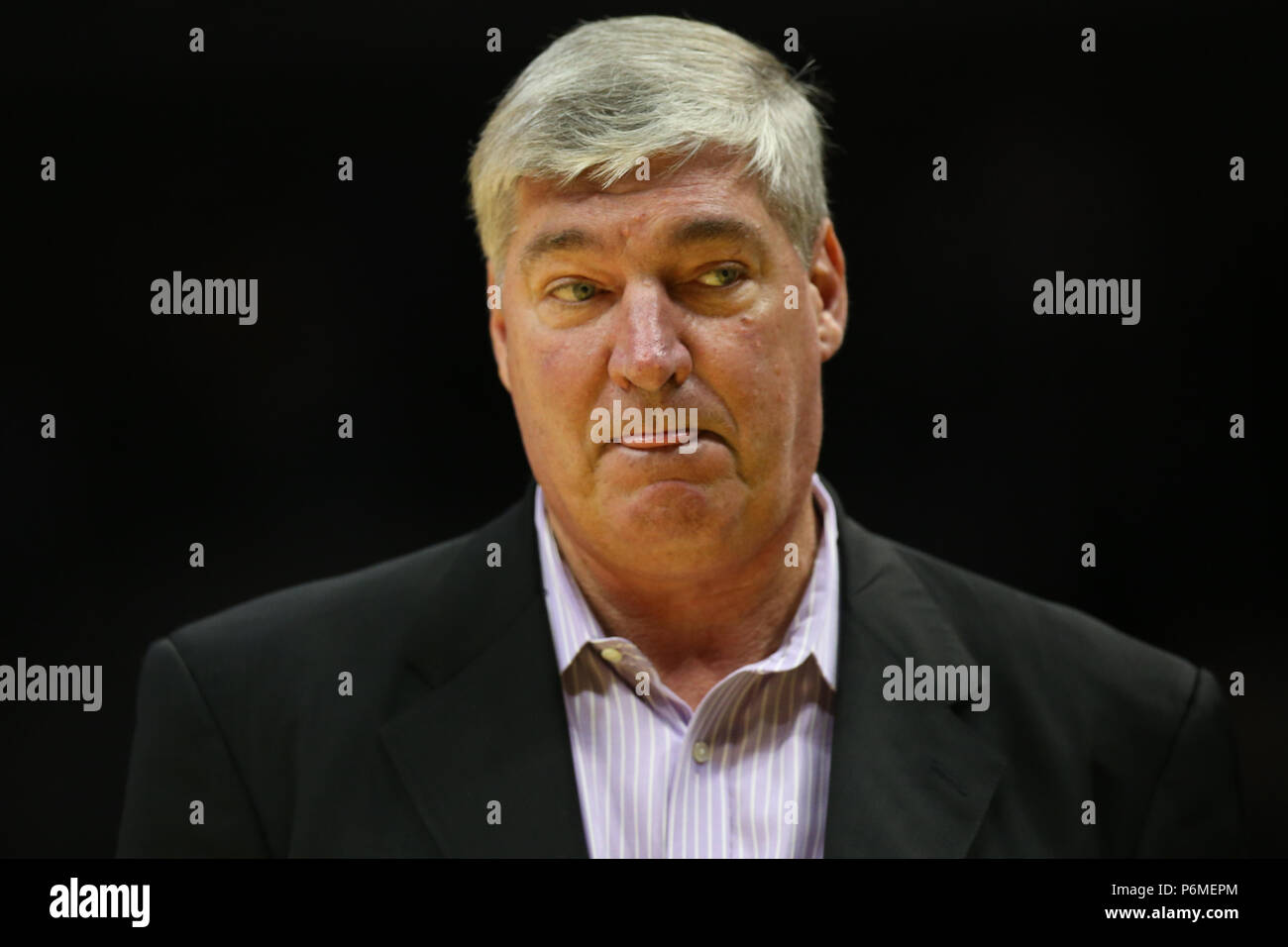 Los Angeles Ca 01 Juli Las Vegas Asse Head Coach Bill Laimbeer Wahrend Einer Wnba Spiel Zwischen Den Los Angeles Sparks Und Der Las Vegas Asse Am Juli 01 2018 At