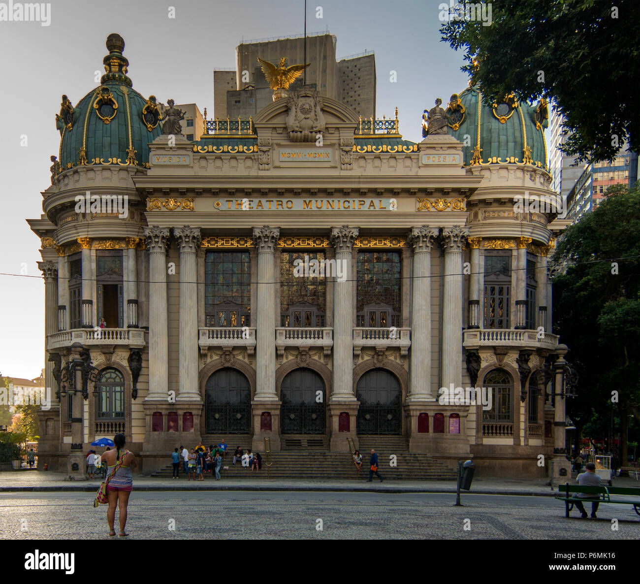 RIO DE JANEIRO, RJ, Brasilien - 22. Mai 2018: Blick auf das Stadttheater von cinelandia an einem Nachmittag Stockfoto