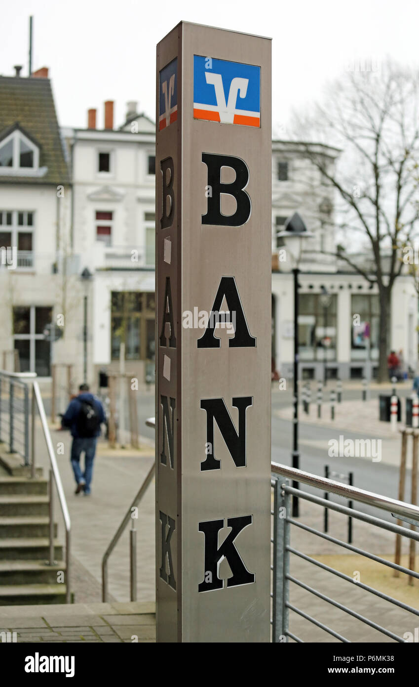 Warnemünde, firmenschild der Volksbank Raiffeisenbank Stockfoto