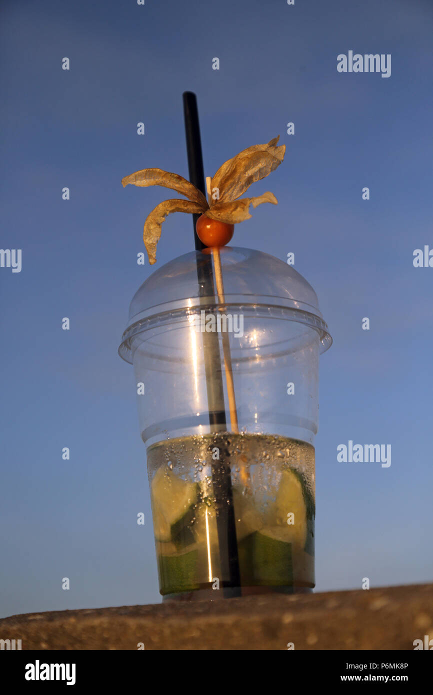 Warnemünde, Caipirinha zu gehen Stockfoto