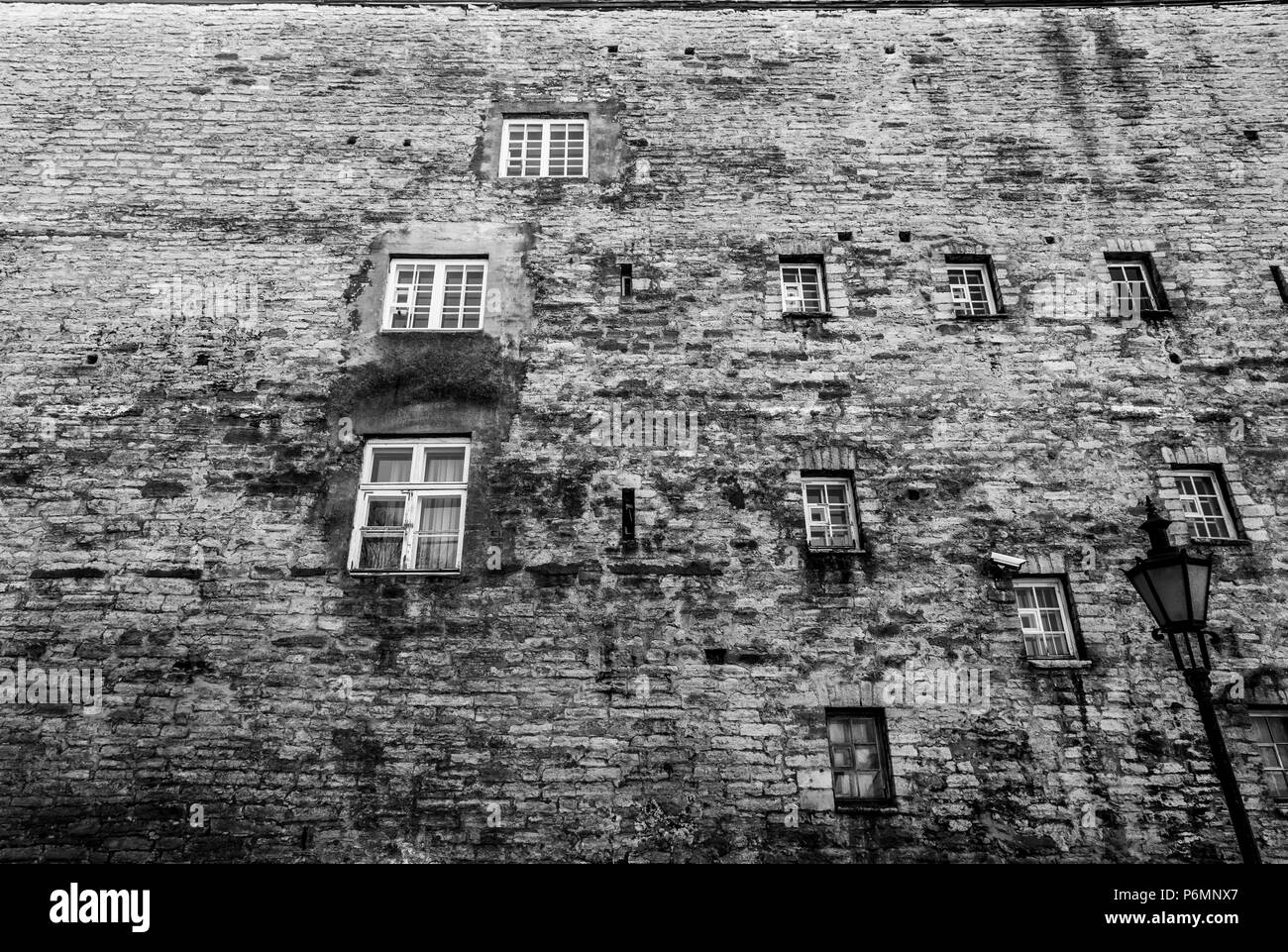 Windows auf einer Burgmauer, Tallin, Estland Stockfoto