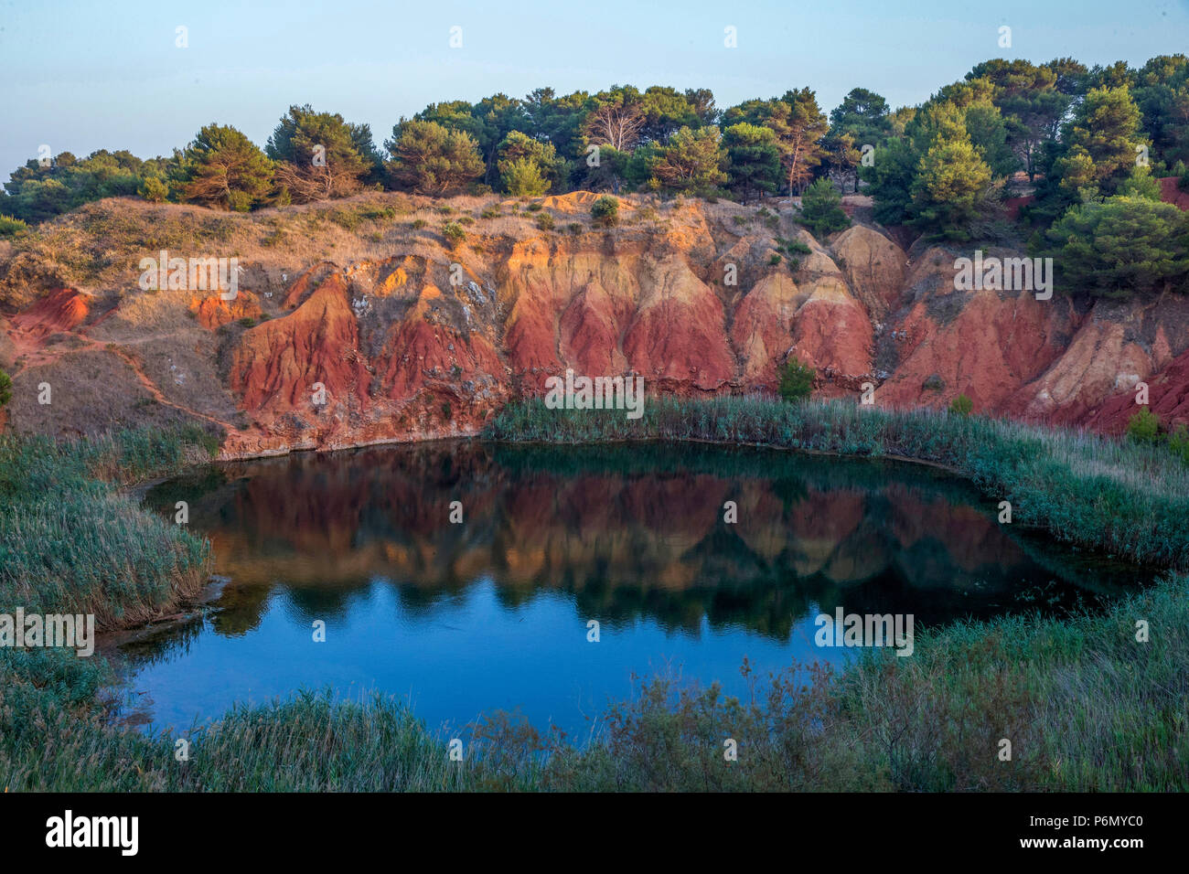 Bauxit See in Otranto, Italien. Stockfoto