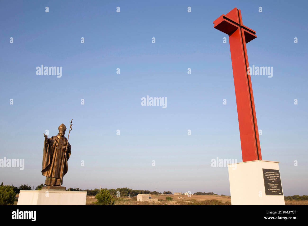 Mahnmal zum Gedenken an Papst Johannes Paul II. zu Otranto und die 500-Jahr-Feiern der Märtyrer von Otranto, Italien. Stockfoto