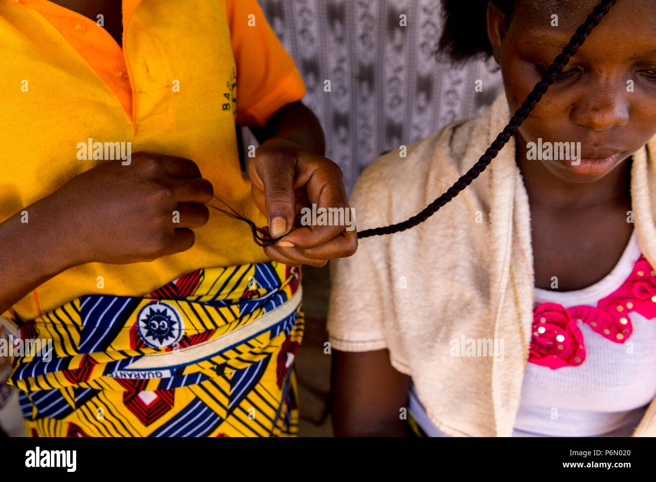 Dapaong Friseursalon durch Mikrofinanzierung finanziert. Togo. Stockfoto